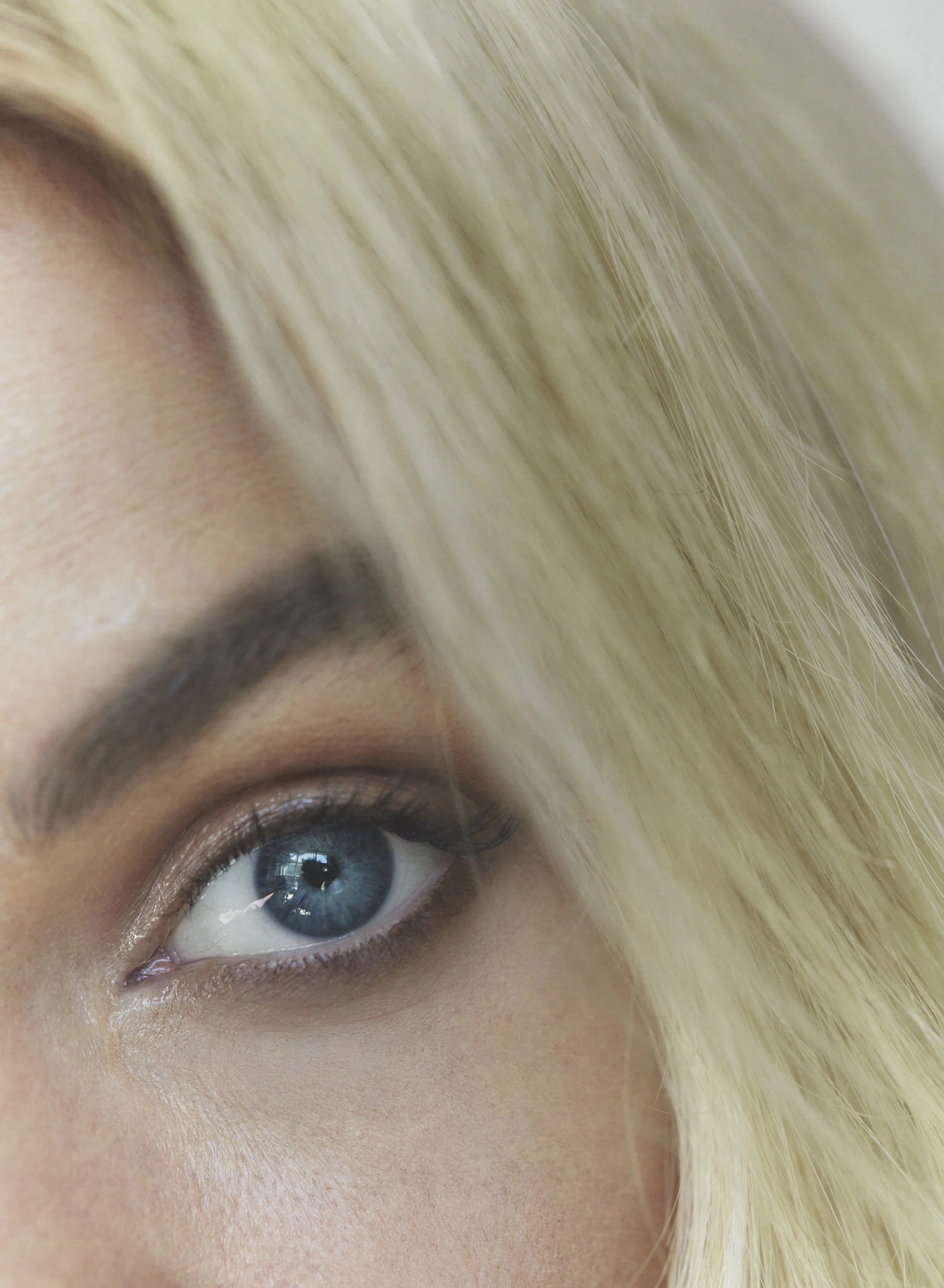 STELLA_THE ADVOCATE0680_v3_FLAT.jpg