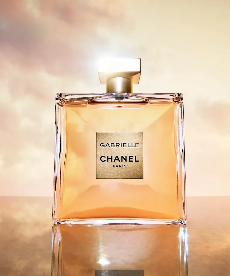 APRIL_BBWOMENS_126836_CHANEL_042_01B.jpg